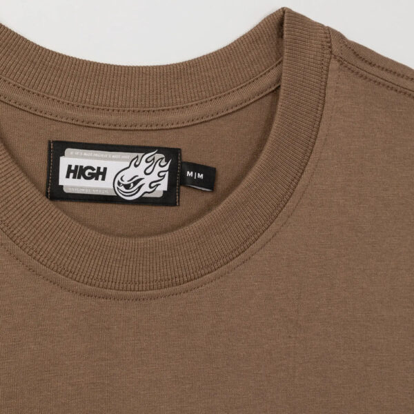 Tee_Freddys_Patch_DarkBrown_Detail TEE FREDDY'S PATCH DARK BROWN