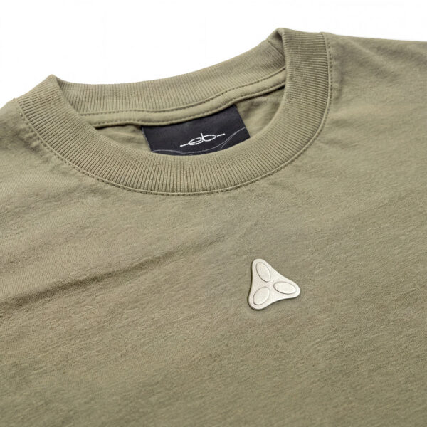 CAMISETA-PATCH-VERDE-D CAMISETA REGULAR "PATCH" VERDE